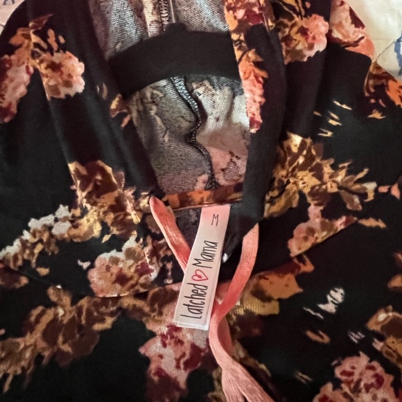 Latched Mama nursing hoodie - Picture 3 of 5